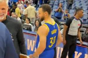 开云入口-来自东方的神秘舞蹈库里赛后笑得合不拢嘴 在场边扭起秧歌