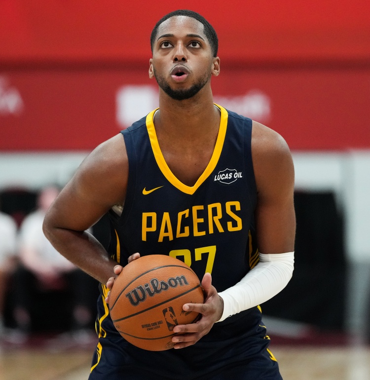 开云APP-何方奇兵！贝克18中11&amp;三分10中4轰26分10板2断2帽 第三节14分！